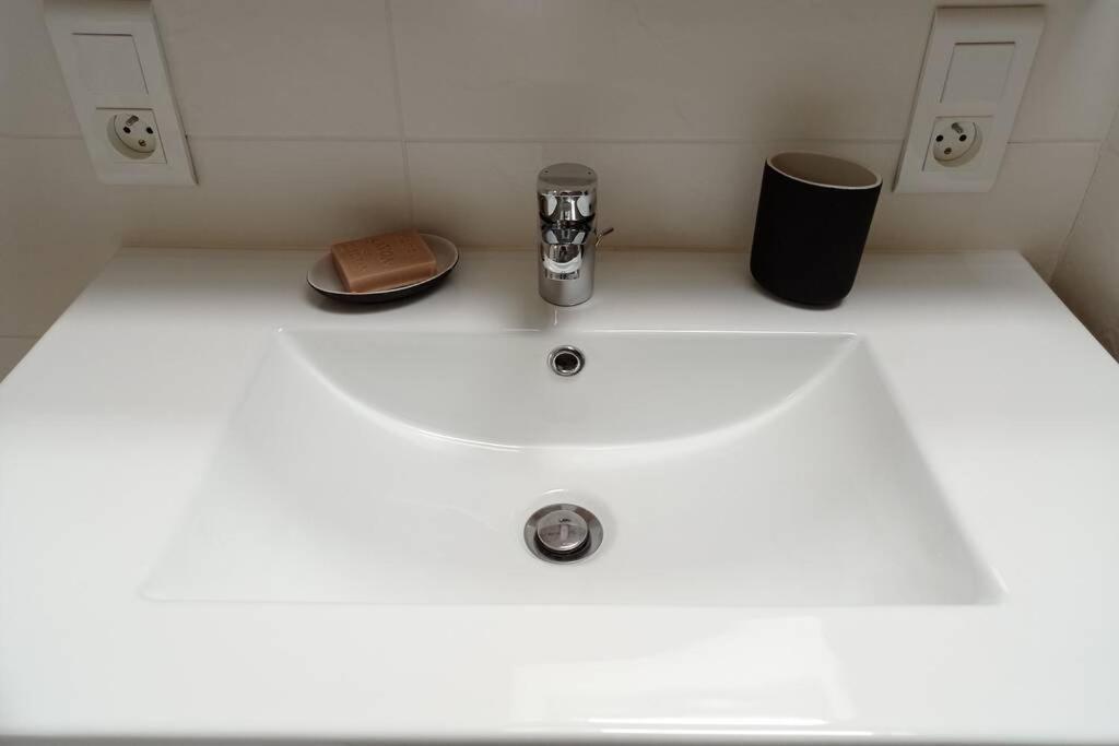 Appartement neuf tout confort Aubenas Extérieur photo